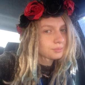 Meet your Posher, Eve